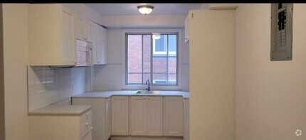 Building Photo - 4634 Av Dupuis