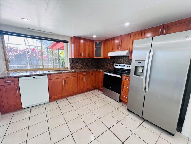 Building Photo - 1710 SW 98th Ct