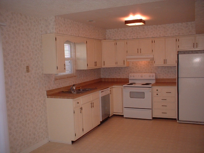 Building Photo - 1211 Warwick Dr