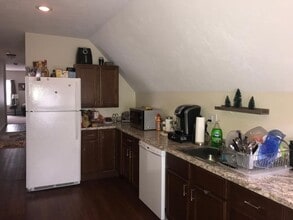 Building Photo - 37 Hodges Ave