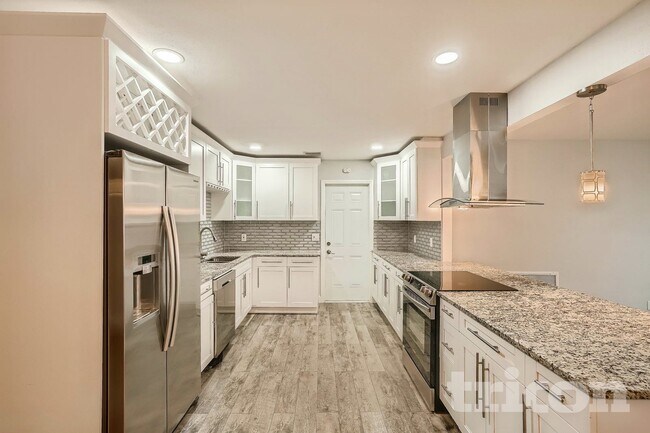 Foto del edificio - 7394 Norwich Ln