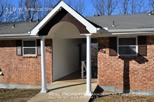 Foto principal - 2 Bedroom 1 Bath For Rent Fayetteville
