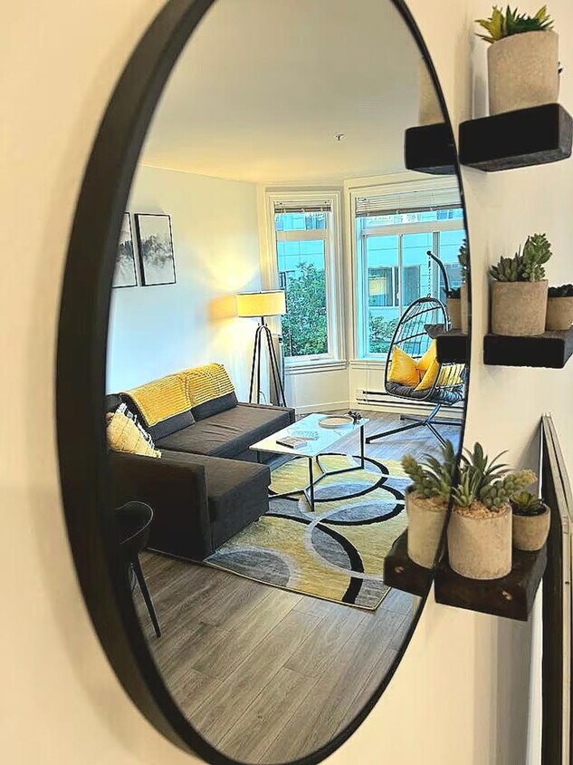 Foto principal - 2415 2nd Ave