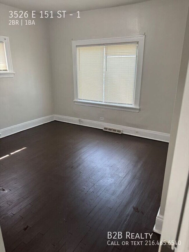 Foto del edificio - 3526 E 151st St