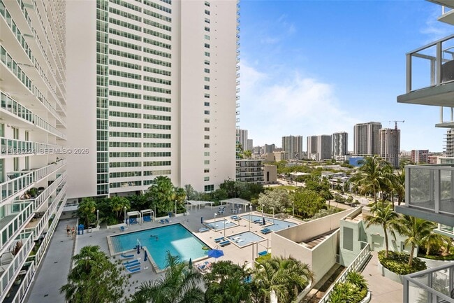 Foto del edificio - 1900 N Bayshore Dr