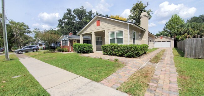 Photo - Newer Construction in Avondale! House