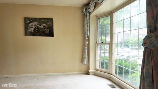 Building Photo - 3 br, 4 bath Townhome - 14309 rich branch dr