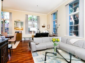 Building Photo - 30 Monument Sq