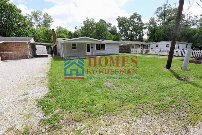 Foto del edificio - Three Bedroom | Detached Garage