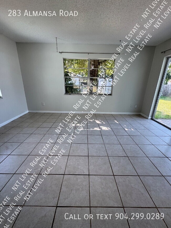 Building Photo - 283 Almansa Rd