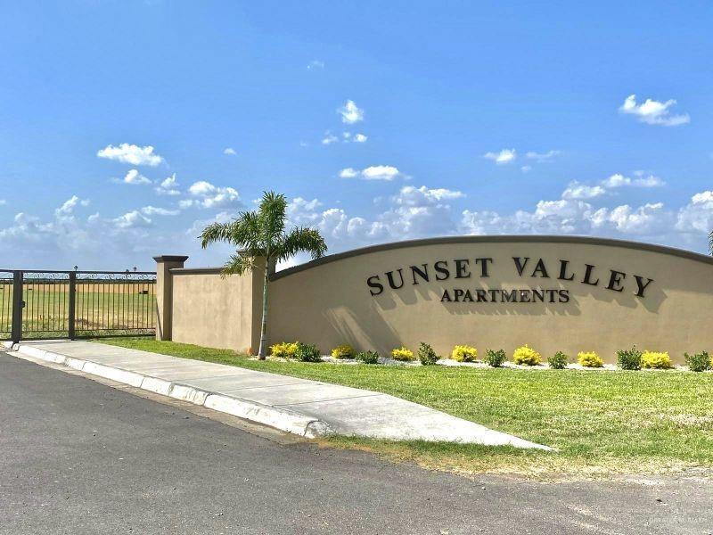 Foto principal - 1101 W Sunset Valley St