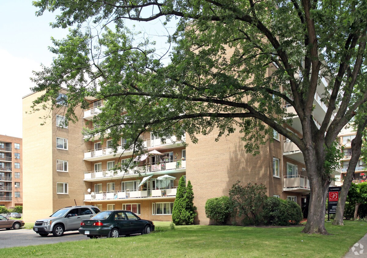 Building Photo - Blenheim Court Apartments