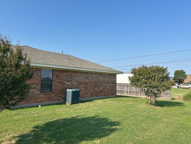 Building Photo - 900 McDaniel Cir