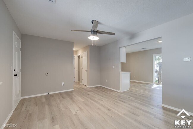 Building Photo - 2 br, 1 bath Townhome - 1823 S Washington Ave