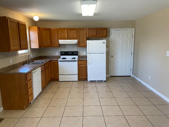 Building Photo - 517 Franklin St