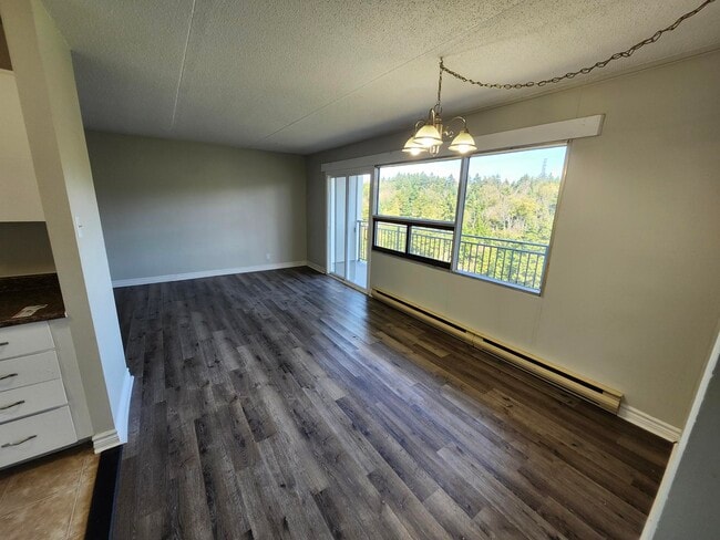 Building Photo - 411 Ellerdale St