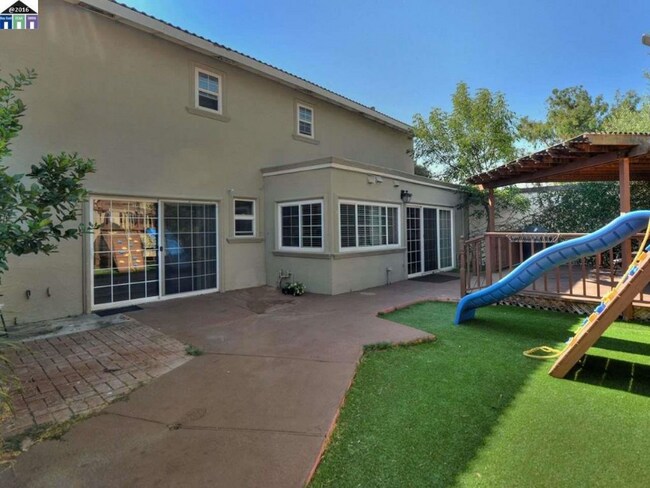 Foto del edificio - 3813 Lake Ontario Dr