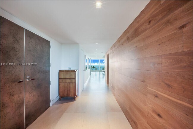 Foto del edificio - 2627 S Bayshore Dr