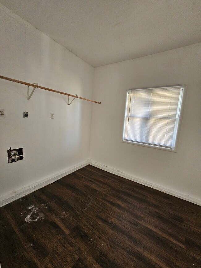 Foto del edificio - 10733 Cambridge Ave