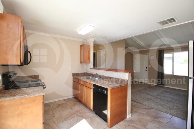 Foto del edificio - 1021 E Harry St