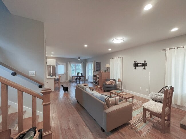 Building Photo - 71 Stoner Rd