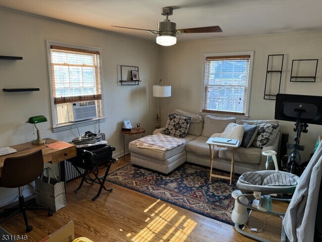 Building Photo - 622 Franklin Ave