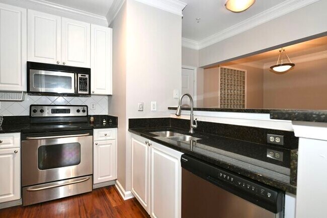Building Photo - Beautiful Condo in Brookhaven!