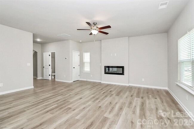 Foto del edificio - 8208 Stonemere Ln