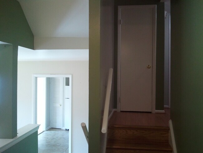Front foyer/kitchen view - 2517 Baltimore Rd
