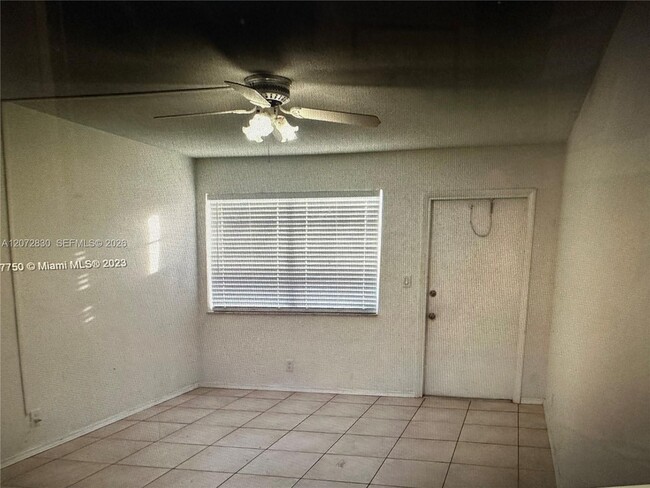 Building Photo - 2826 Van Buren St