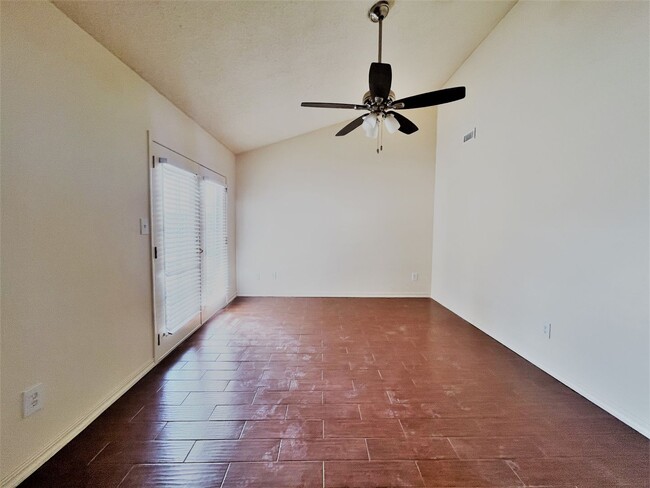 Building Photo - 3-Bedroom House Located in a Quiet Neighbo...