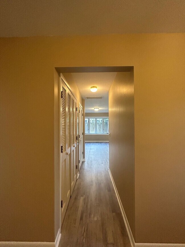 Building Photo - 4 Bedroom Home in West Lafayette School Di...