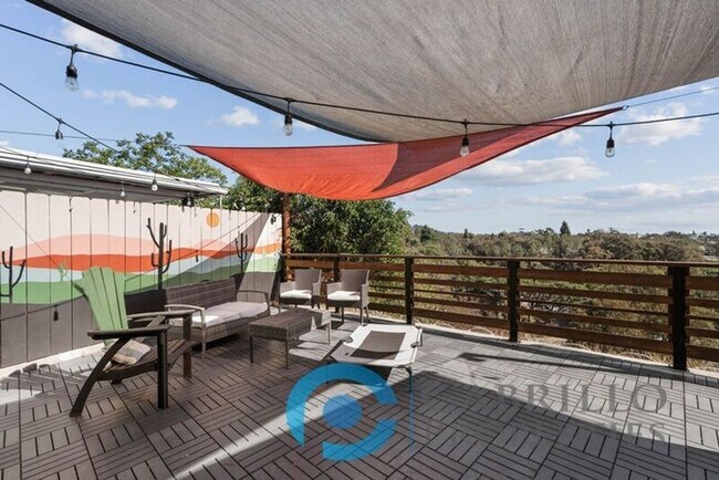 Foto del edificio - 1703 Midvale Dr