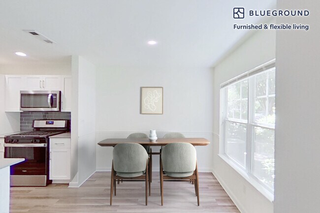 Foto del edificio - 200 Avalon Dr