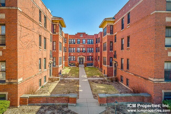 Foto del edificio - 3923 N Keeler Ave