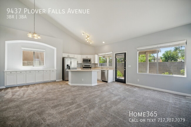 Building Photo - Magnifique 3 bed 3 bath With 2 stories Home!