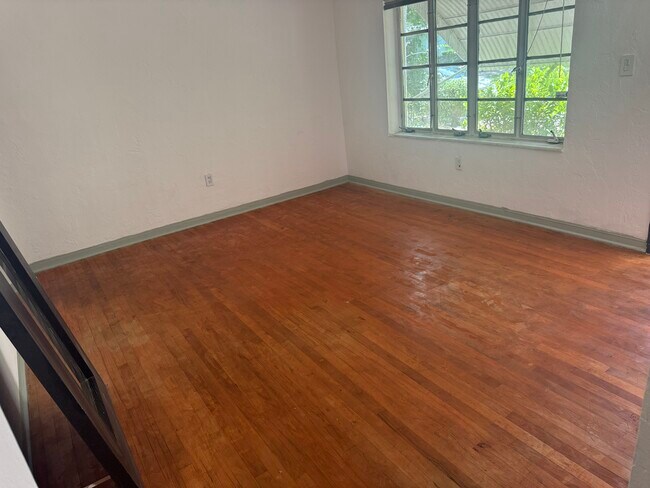 Foto del edificio - 12110 NE 11th Pl