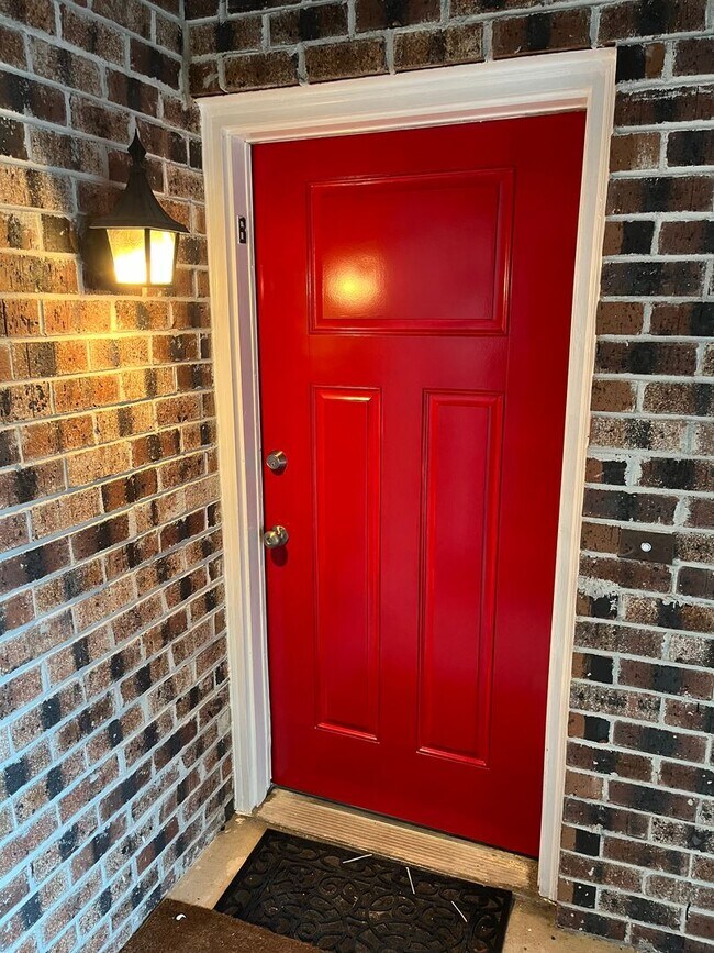 Building Photo - 318 Rainbow Dr