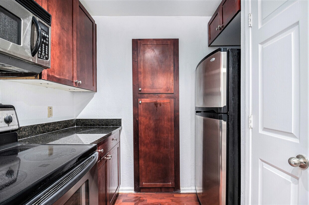 Foto del edificio - 2657 Lenox Rd NE