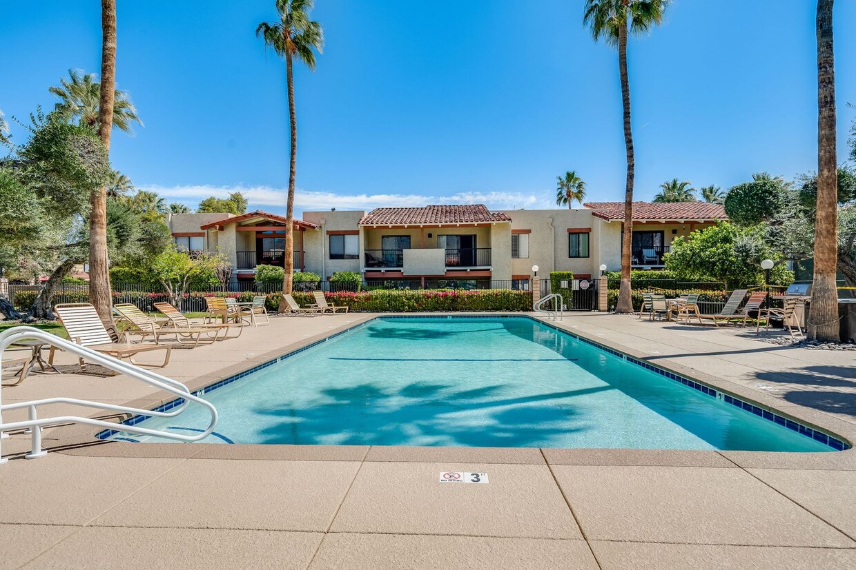 Primary Photo - AVAILABLE NOW!! 2 Bed 2 Bath Fully Furnish...