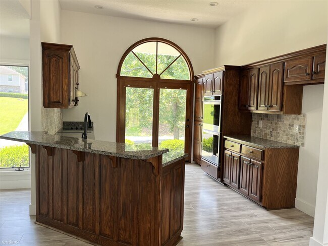 Building Photo - 3 br, 3 bath House - 124 Sunset Loop