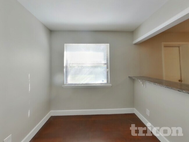 Foto del edificio - 7138 Mayapple Rd