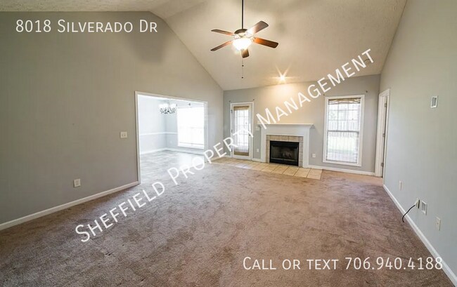 Foto del edificio - 8018 Silverado Dr