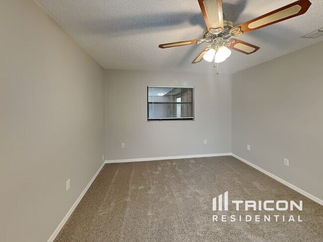 Foto del edificio - 2297 Hawthorne Rd
