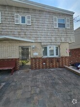 Building Photo - 2518 Tiemann Ave