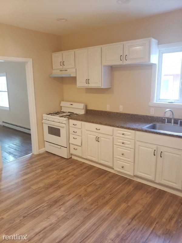 Primary Photo - 3 br, 1 bath Apartment - 2 Colley St 2 Unit 2