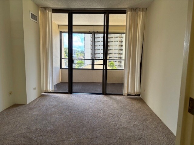 Foto del edificio - 1717 Mott-Smith Dr