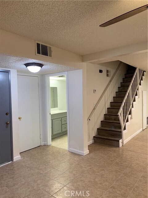 Foto del edificio - 16590 Terrace Ln