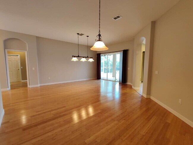 Foto del edificio - 22646 Cliffside Way