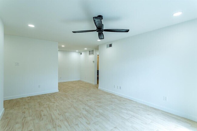 Building Photo - 4200 Watson St